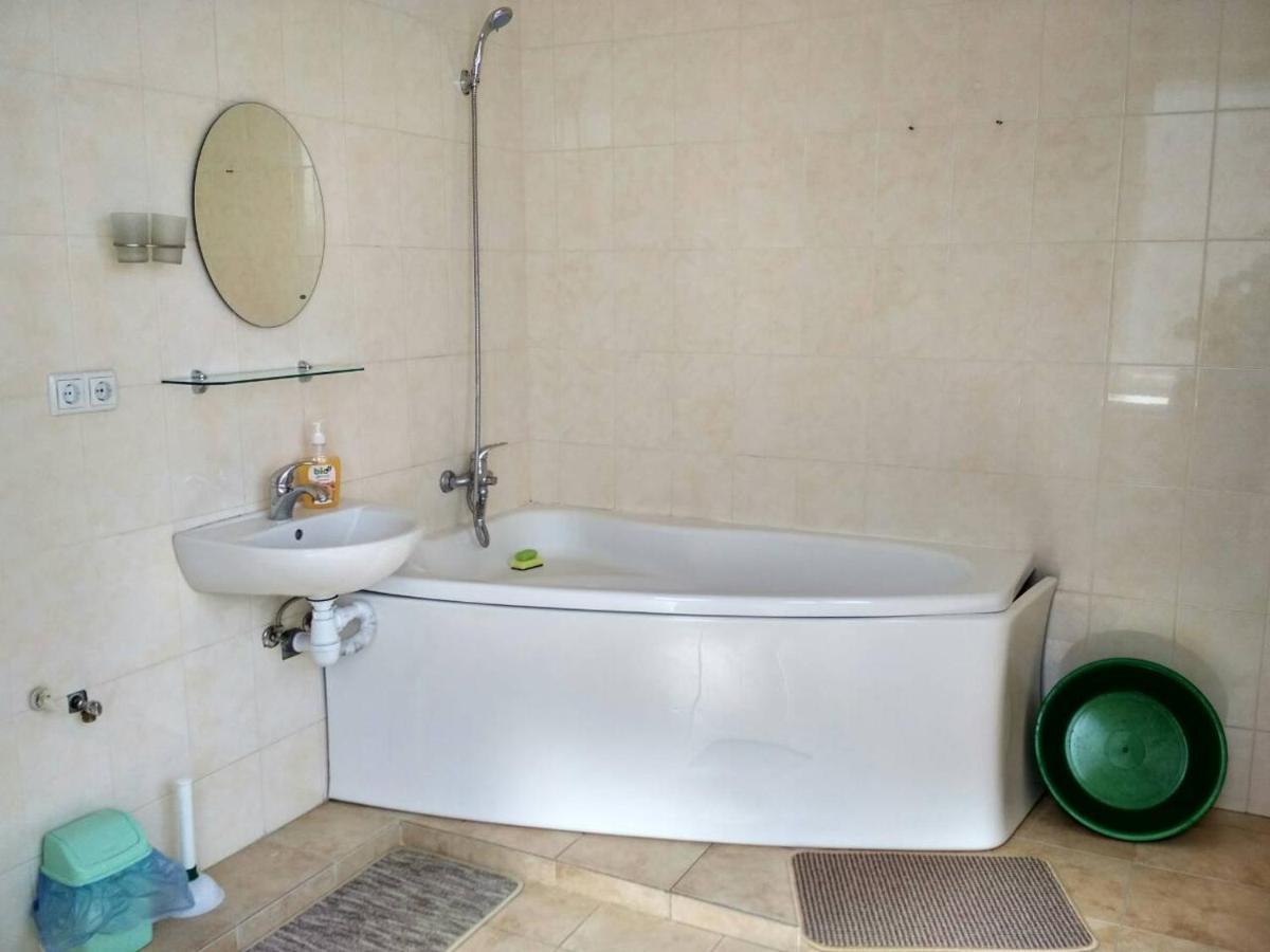 Apartments Domovik Просторная Квартира С Видом На Горы Мукачеве Екстериор снимка